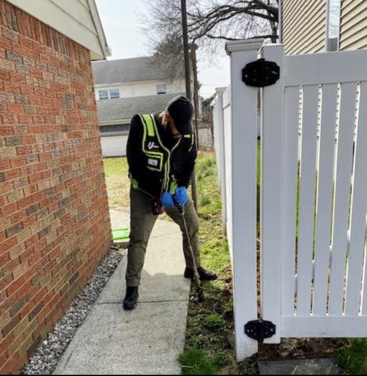 Sidewalk Fence Clean